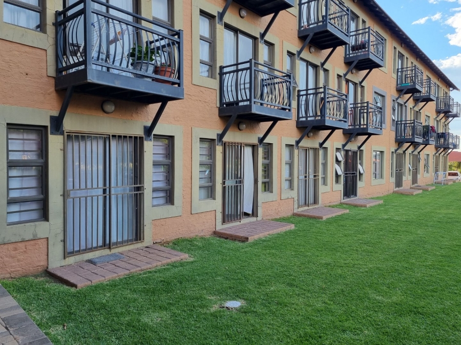 1 Bedroom Property for Sale in Vredenhof Sh Free State